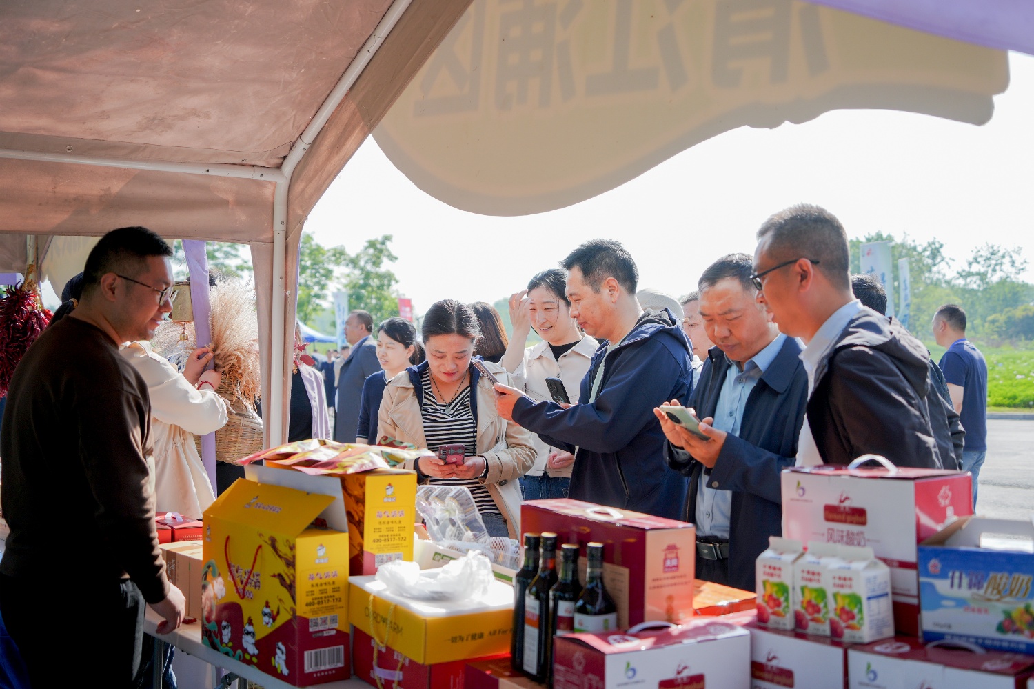 1714464879602305.jpg 助農(nóng)圖_副本.jpg